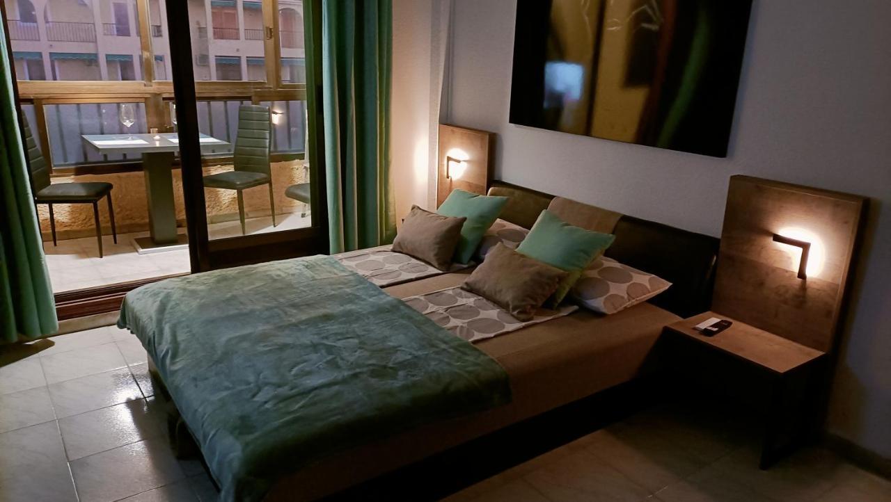 Grace Resident Studio Apartman Torre La Mata Exterior foto