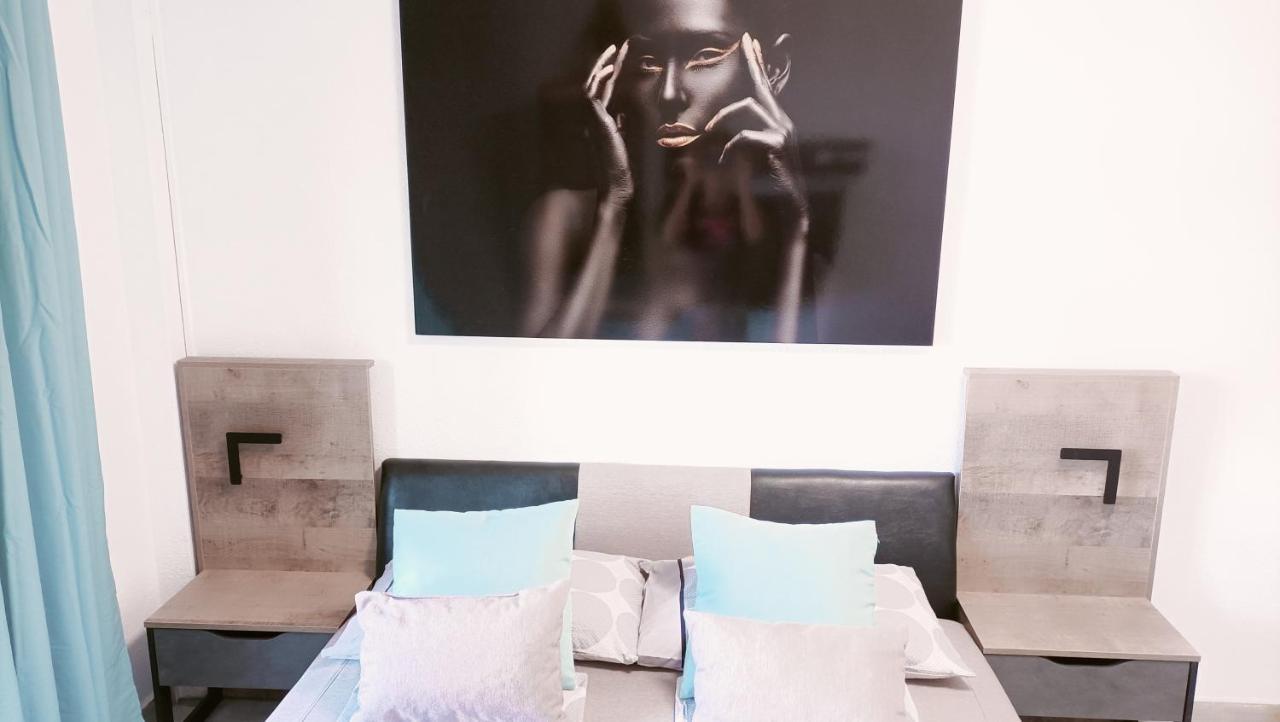 Grace Resident Studio Apartman Torre La Mata Exterior foto