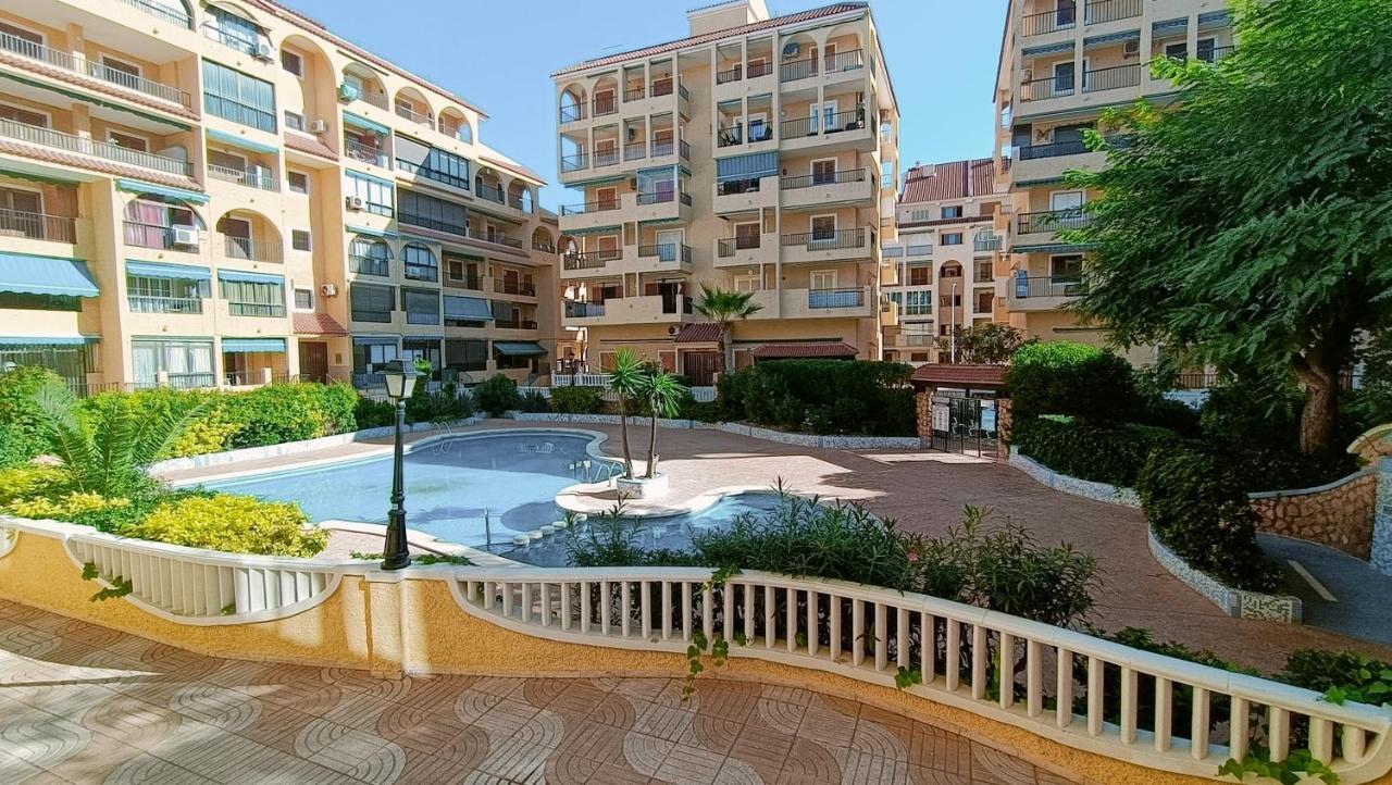 Grace Resident Studio Apartman Torre La Mata Exterior foto