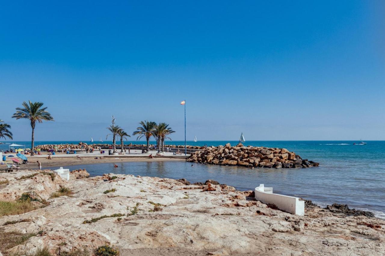 Grace Resident Studio Apartman Torre La Mata Exterior foto