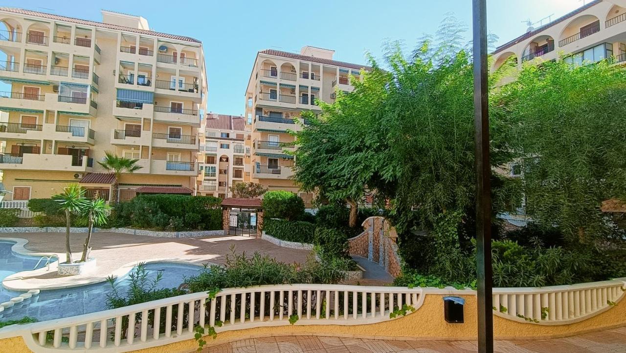 Grace Resident Studio Apartman Torre La Mata Exterior foto
